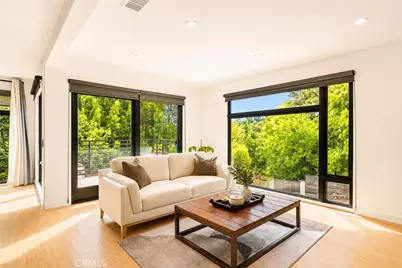 13082 Blairwood Drive, Studio City, CA 91604 - Photo 21