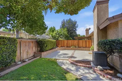 25748 Leticia Drive, Valencia, CA 91355 - Photo 3
