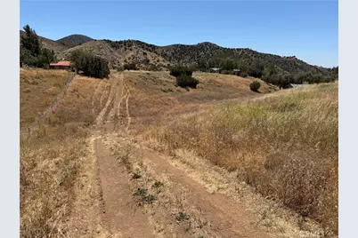8709 Sierra Highway, Agua Dulce, CA 91390 - Photo 15