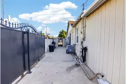 19335 Roscoe Boulevard, Northridge, CA 91324 - Photo 31