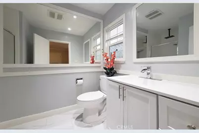22201 Schoolcraft, Canoga Park, CA 91303 - Photo 11