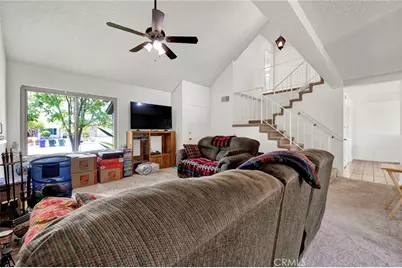 21631 Grovepark, Saugus, CA 91350 - Photo 3