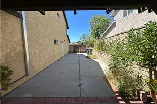 21631 Grovepark, Saugus, CA 91350 - Photo 43