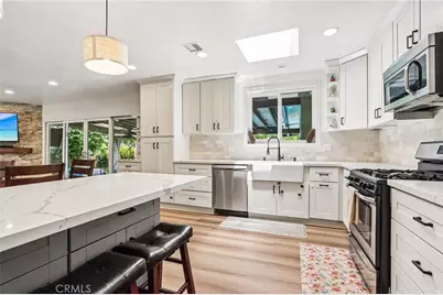 18937 Sylvan Street, Tarzana, CA 91335 - Photo 15