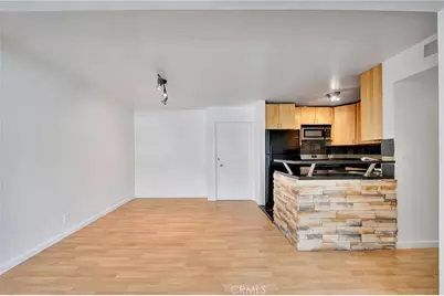 18620 Hatteras Street #247, Tarzana, CA 91356 - Photo 5