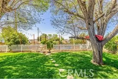 11625 Gladstone Avenue, Sylmar, CA 91342 - Photo 17