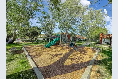 10439 Larwin, Chatsworth, CA 91311 - Photo 45