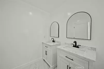 11488 Burbank Blvd, North Hollywood, CA 91601 - Photo 27