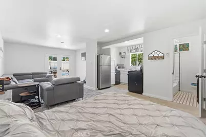 7959 Bothwell, Reseda, CA 91335 - Photo 39