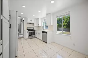 17543 Saticoy St, Northridge, CA 91325 - Photo 15
