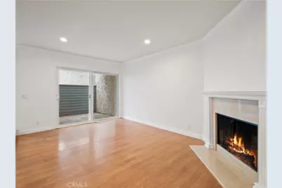 18411 Hatteras Street #138, Tarzana, CA 91356 - Photo 3
