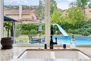 20944 Canterwood, Saugus, CA 91350 - Photo 17