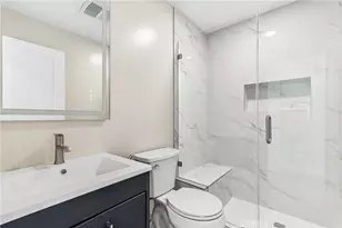 21235 Lopez St, Woodland Hills, CA 91364 - Photo 11