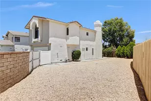 29102 Diablo Pl, Castaic, CA 91384 - Photo 11