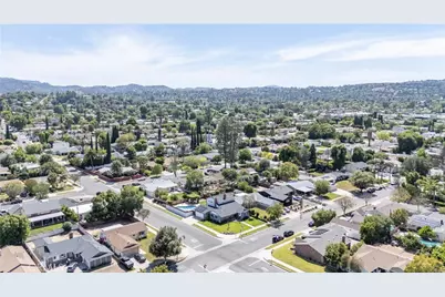 23300 Haynes, West Hills, CA 91307 - Photo 43
