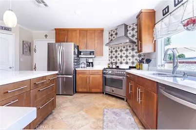 23300 Haynes, West Hills, CA 91307 - Photo 13