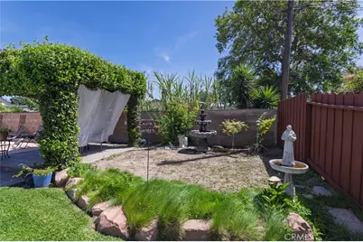 23300 Haynes, West Hills, CA 91307 - Photo 35