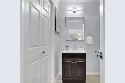 21219 De La Osa, Woodland Hills, CA 91364 - Photo 29