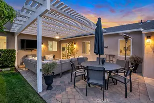 21219 De La Osa, Woodland Hills, CA 91364 - Photo 17
