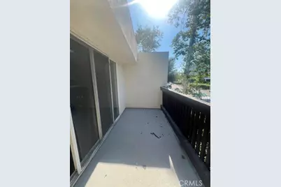 23515 Lyons, Valencia, CA 91355 - Photo 17