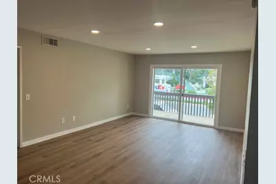 23515 Lyons, Valencia, CA 91355 - Photo 3