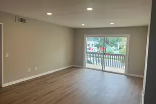 23515 Lyons, Valencia, CA 91355 - Photo 3