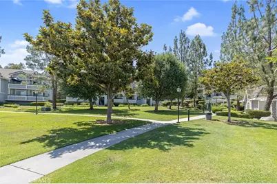 26901 Rainbow Glen Drive #643, Canyon Country, CA 91351 - Photo 33