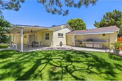 10011 Genesta Avenue, Northridge, CA 91325 - Photo 43