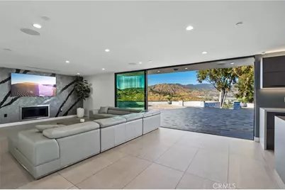 13042 Jolette Avenue, Granada Hills, CA 91344 - Photo 11