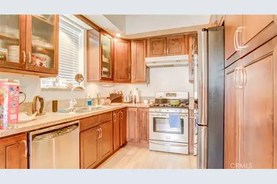 7945 Woodman Avenue, Panorama City, CA 91402 - Photo 27