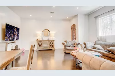 7945 Woodman Avenue, Panorama City, CA 91402 - Photo 21