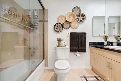 7826 Topanga Canyon Boulevard #301, Canoga Park, CA 91304 - Photo 17