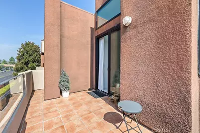 7826 Topanga Canyon Boulevard #301, Canoga Park, CA 91304 - Photo 25