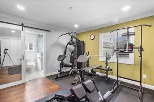 1043 S Victoria Ave, Los Angeles, CA 90019 - Photo 17