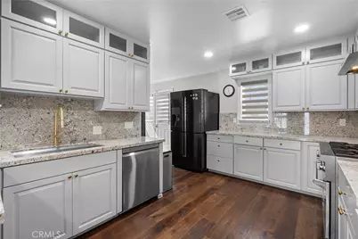 1043 S Victoria Avenue, Los Angeles, CA 90019 - Photo 9