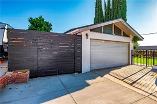 19776 Merryhill St, Canyon Country, CA 91351 - Photo 7