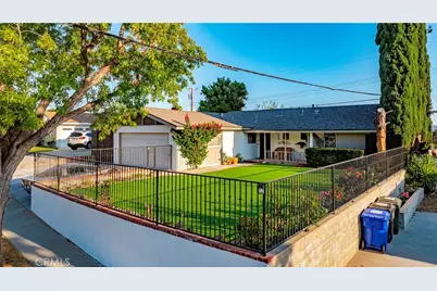 19776 Merryhill Street, Canyon Country, CA 91351 - Photo 37