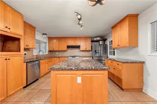 19776 Merryhill St, Canyon Country, CA 91351 - Photo 31