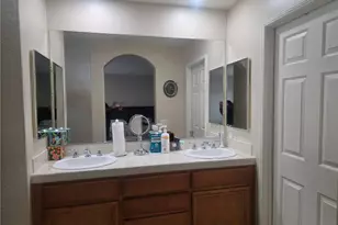 12724 Palm Ct, Sylmar, CA 91342 - Photo 9