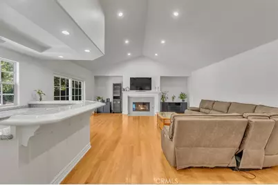 17082 Parthenia, Sherwood Forest, CA 91325 - Photo 7