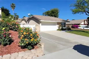 31329 Tobiah Pl, Castaic, CA 91384 - Photo 3