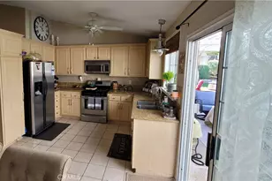 31329 Tobiah Pl, Castaic, CA 91384 - Photo 11