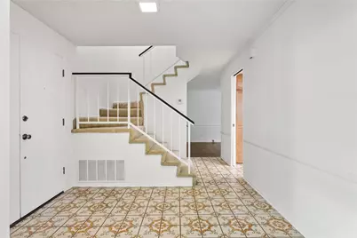 20027 Blythe Street, Winnetka, CA 91306 - Photo 3