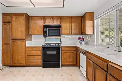 20027 Blythe Street, Winnetka, CA 91306 - Photo 7
