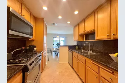 5800 Owensmouth Avenue #26, Woodland Hills, CA 91367 - Photo 7