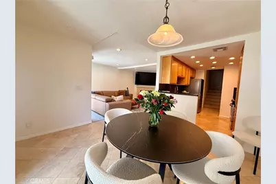 5800 Owensmouth Avenue #26, Woodland Hills, CA 91367 - Photo 5