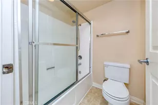 5540 Owensmouth Ave, Woodland Hills, CA 91367 - Photo 15
