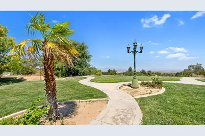 5739 Avenida Entrada, Palmdale, CA 93551 - Photo 45