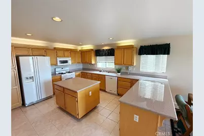 5739 Avenida Entrada, Palmdale, CA 93551 - Photo 9