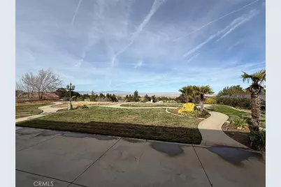 5739 Avenida Entrada, Palmdale, CA 93551 - Photo 23